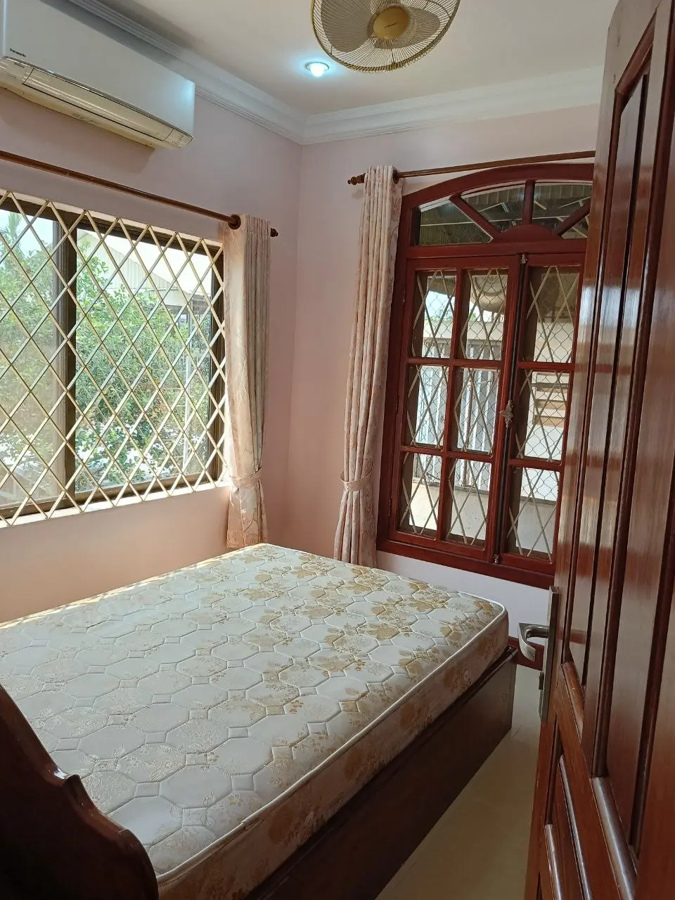 Four-Bedroom House near Angkor Market for Rent — photo 9