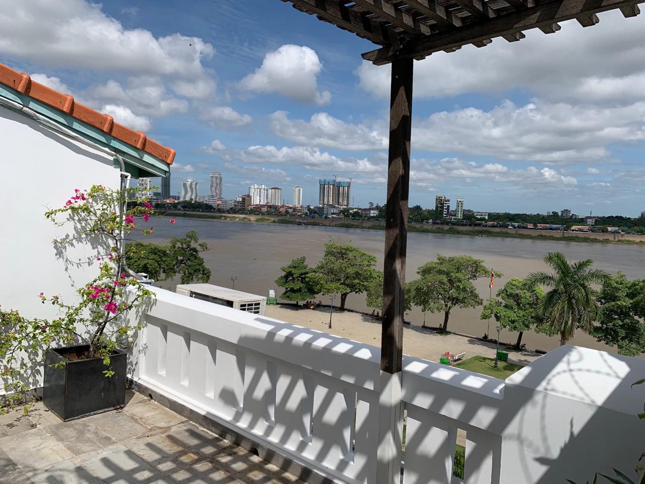 Riverside Red Building Penthouse — photo 2