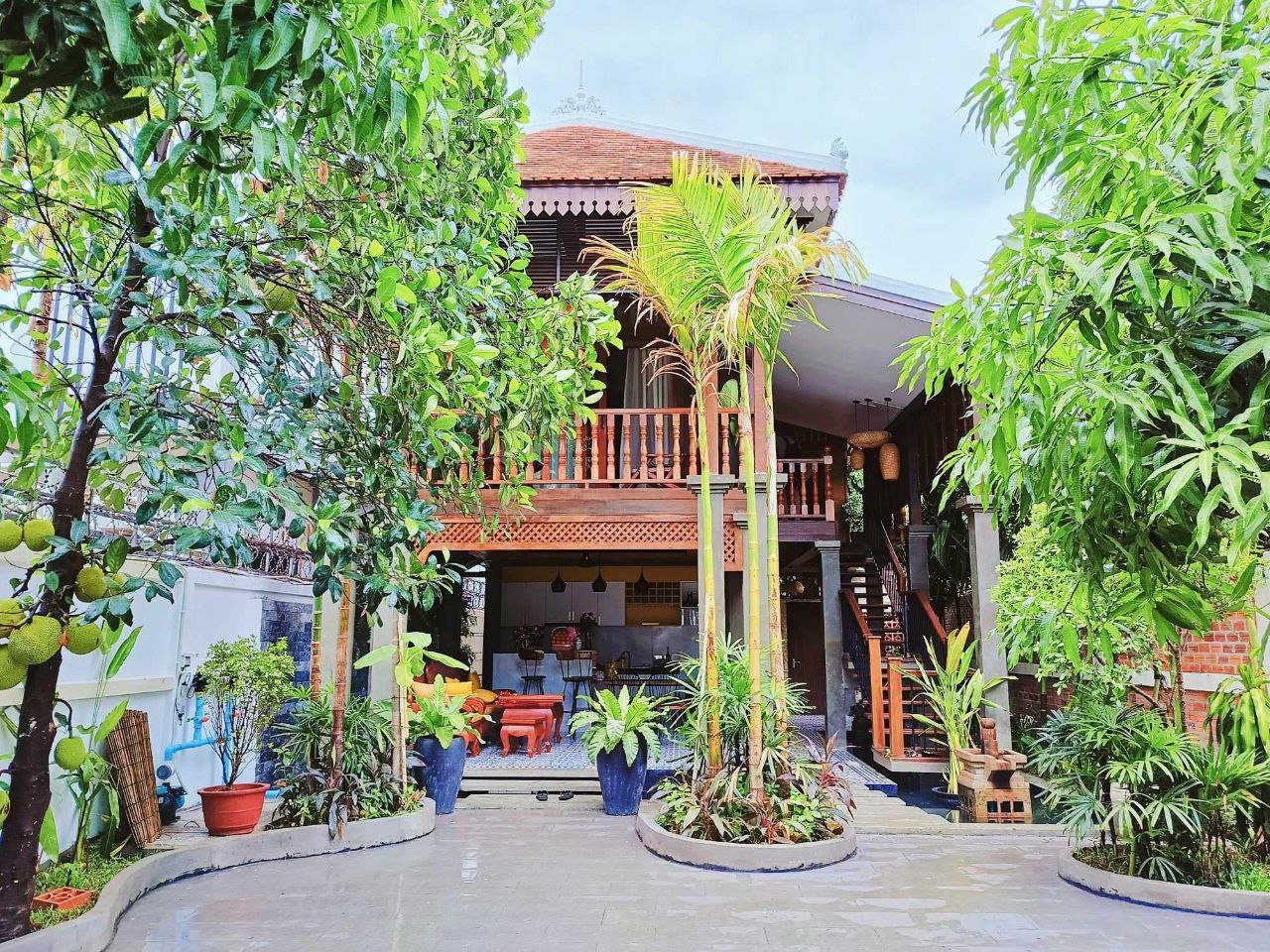 Fully Furnished Khmer House with Garden — photo 2
