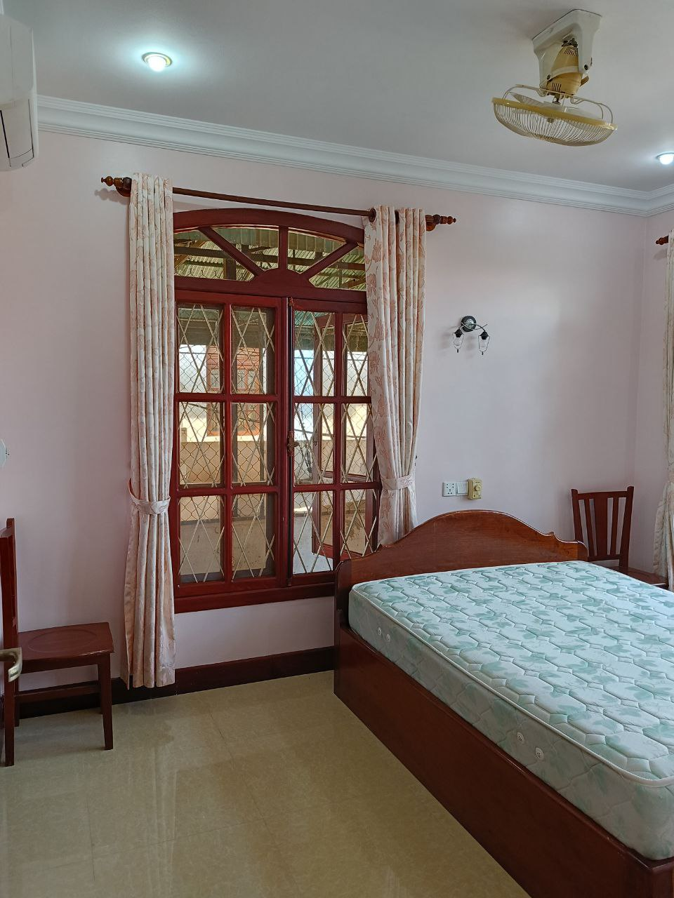 Four-Bedroom House near Angkor Market for Rent — photo 5