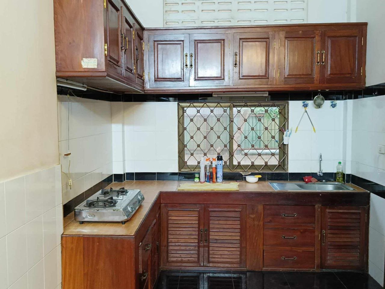 Private House with Garden for Rent — photo 5