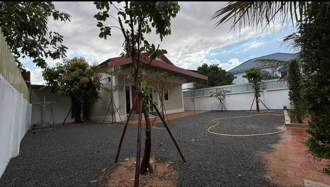 Fully Furnished Two-Bedroom House for Rent — photo 1