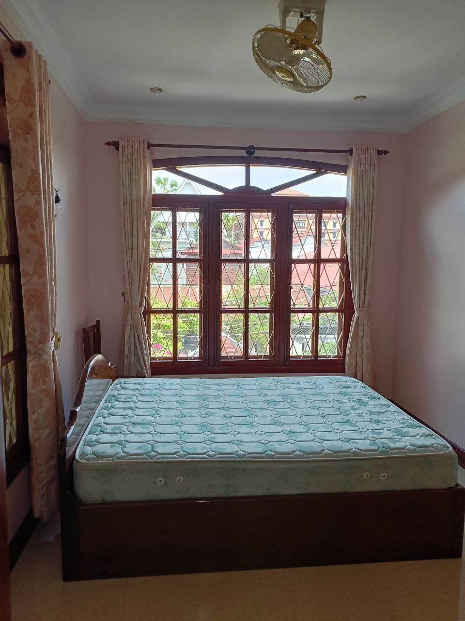 Four-Bedroom House near Angkor Market for Rent — photo 8