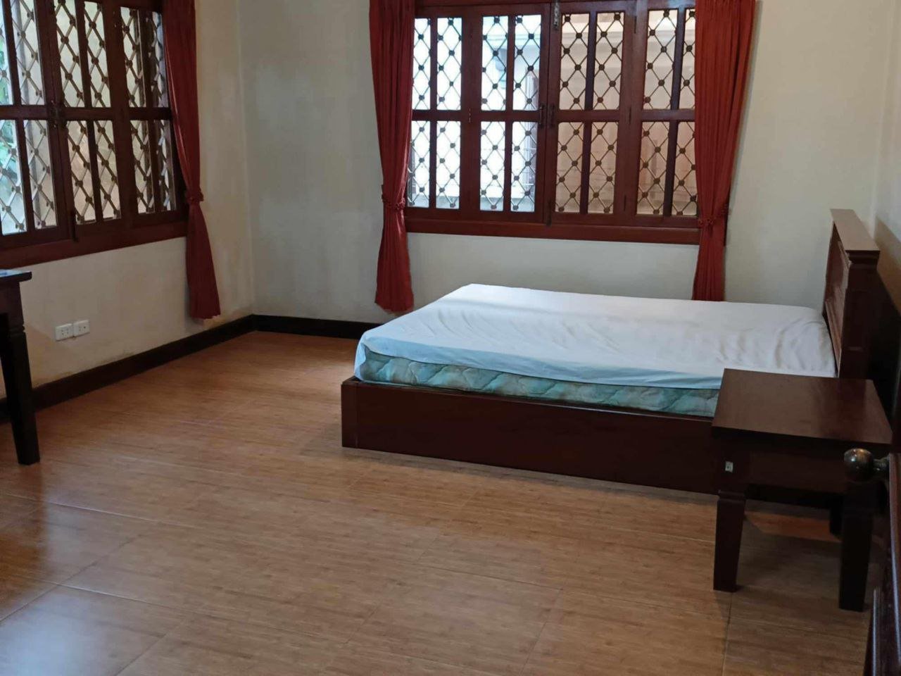 Private House with Garden for Rent — photo 4