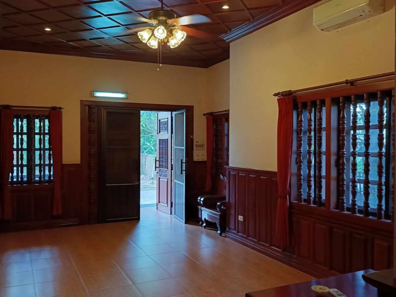 Private House with Garden for Rent — photo 3